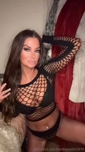 Happy friday would you kiss my whole body with this on or rip the lot