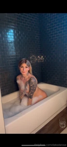 Who wants to come get wet with me