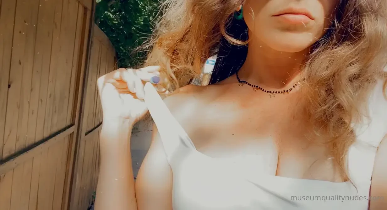 Does minty deserve to see a little titty today as a treat 