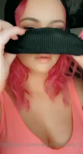 This is a robbery put ur hands up