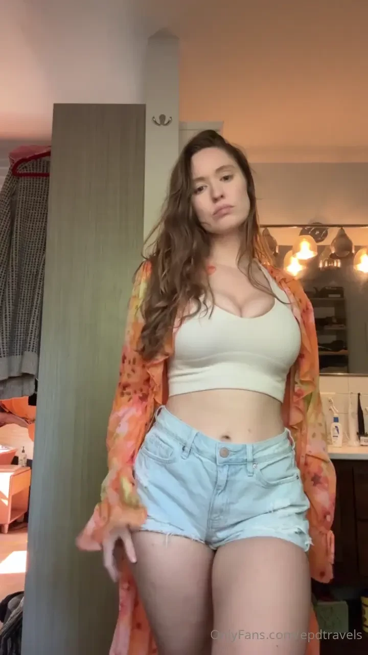Obsessed with this flowy layering moment i love spring clothes 