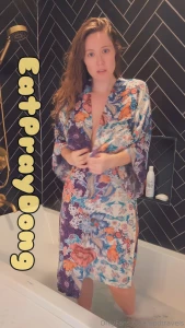 It s time for a bath cum watch me get dirty while i get clean i lather