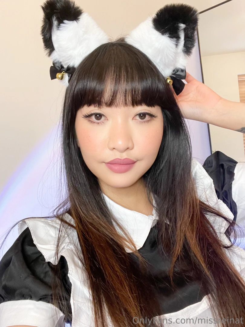 Just a little selfie for you little maid here to clean up your mess 