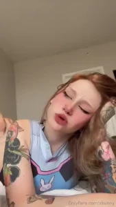 I dont have a jealous side also me