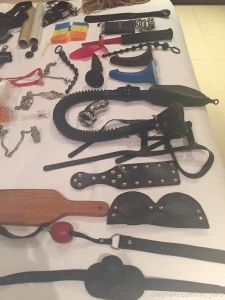 I love it that mistress madam___caramel has so many toys it makes our