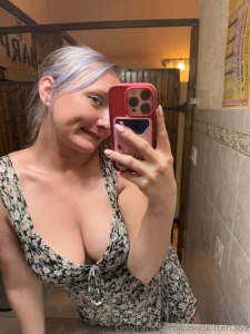 Hiii my dms are open for business not chatting please be mindful this