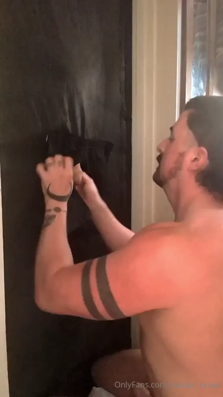 Glory hole unloading for a local scaffolder discreet hung scaffholder 