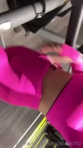 Wanna be my gym buddy babe