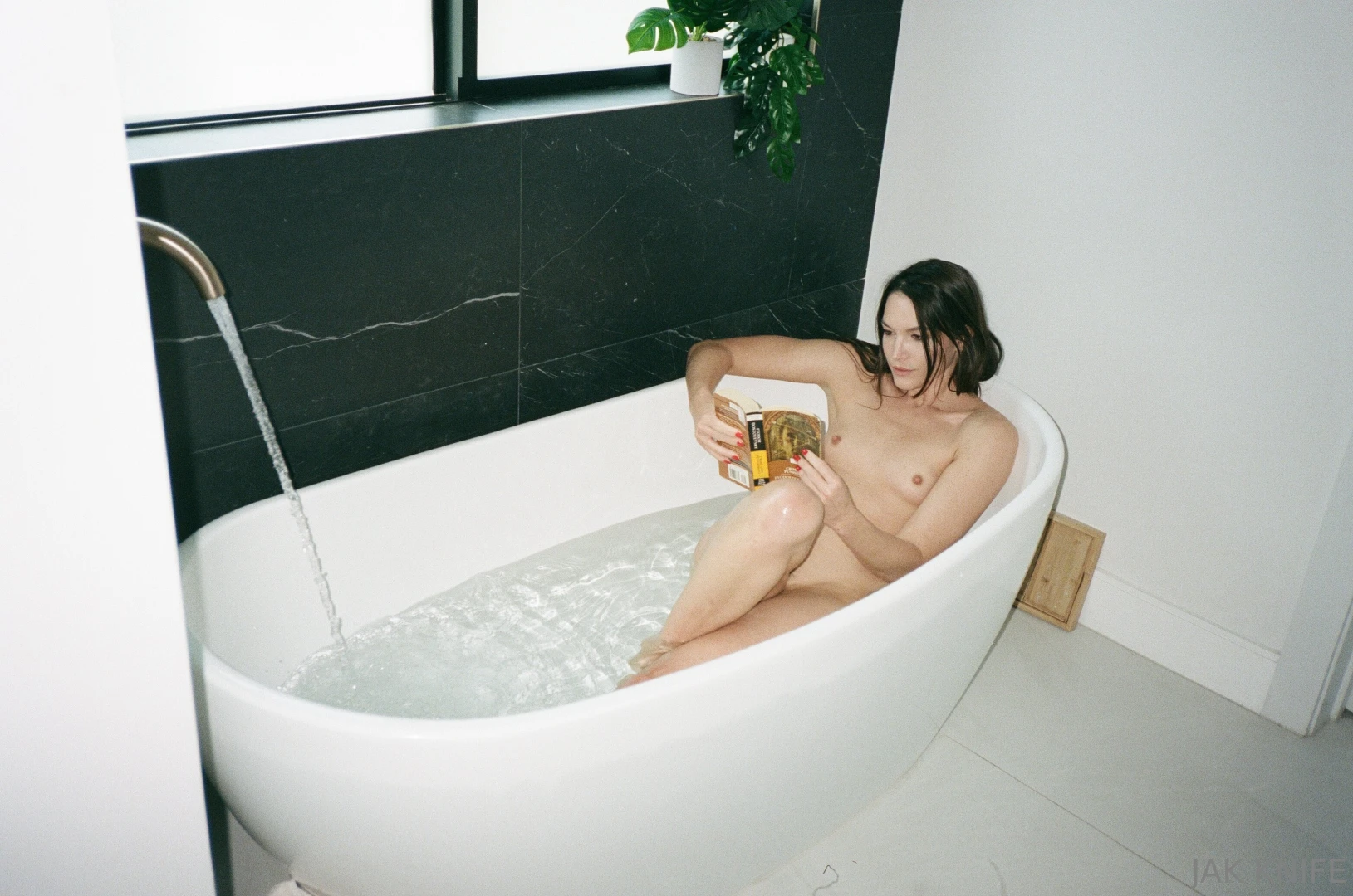 Found katrinacolt in my bathtub 