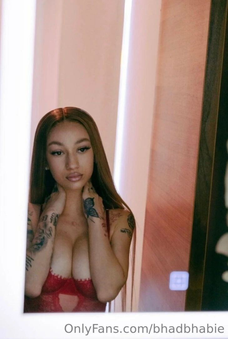 Sometimes i look at da mirror to see what a real one has to say 