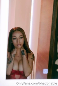 Sometimes i look at da mirror to see what a real one has to say