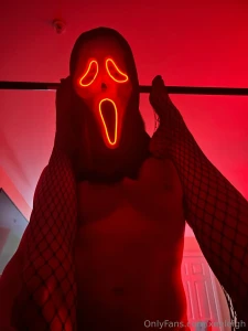 The complete uncensored bundle is waiting for you in your dms