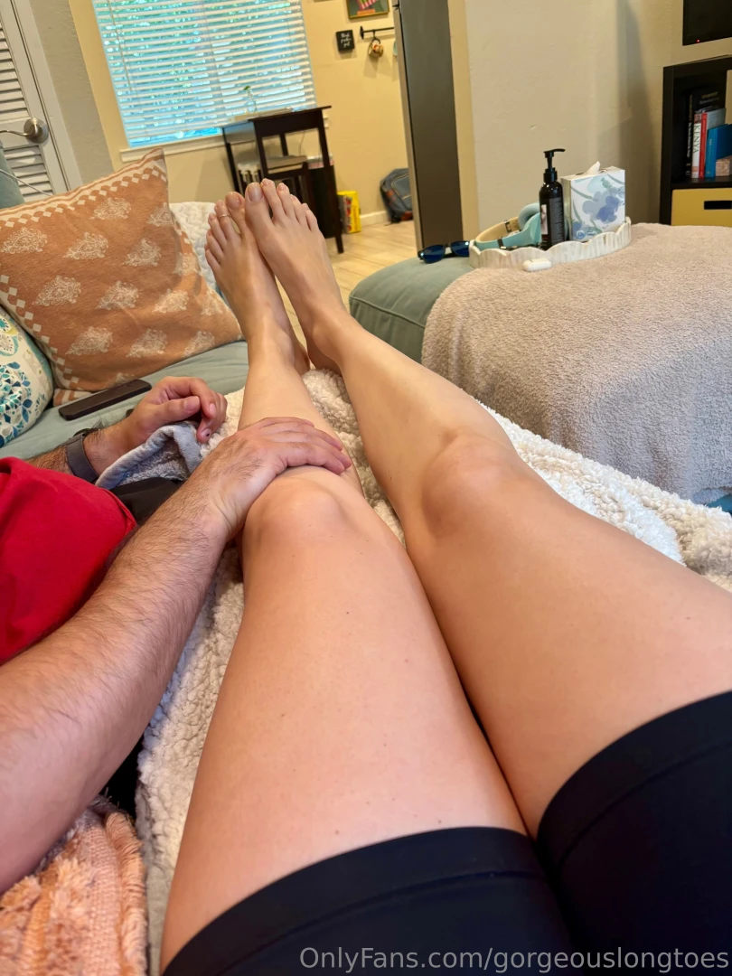 I love a good foot massage and now i have a foot boy to call on demand 