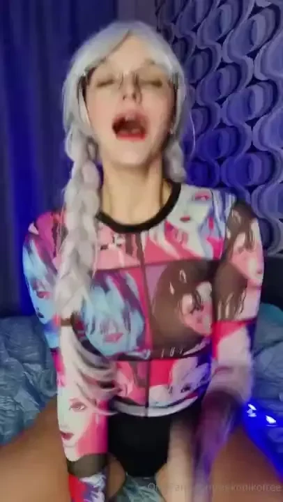 Would you like to cum on my face like this or on my glasses 