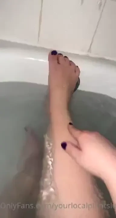 Such a small bath if only 2 could fit 