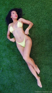 Dm me if u think we have unrealistic views on men s beauty standards