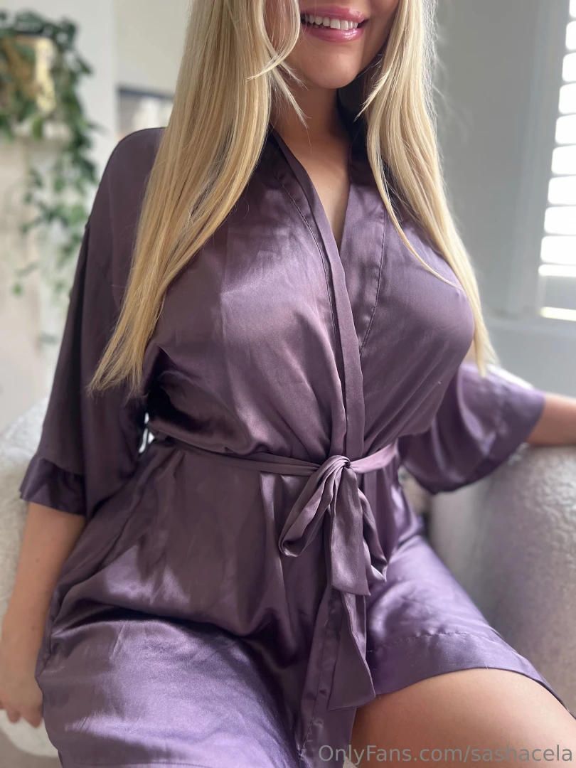 A little lip bite to drive you crazy 