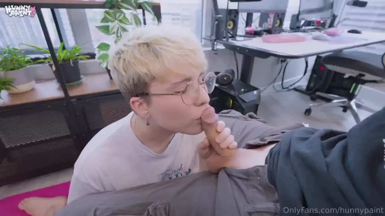 Throating cock after gaming with more joi 