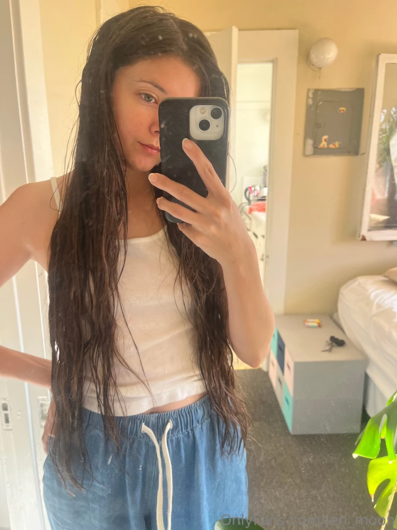 Lifting my white lil tank don t mind my dirty mirror part 2 