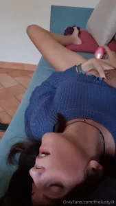 Lo vorresti il cazzo di un altro in bocca mentre ti scopo chiede lui