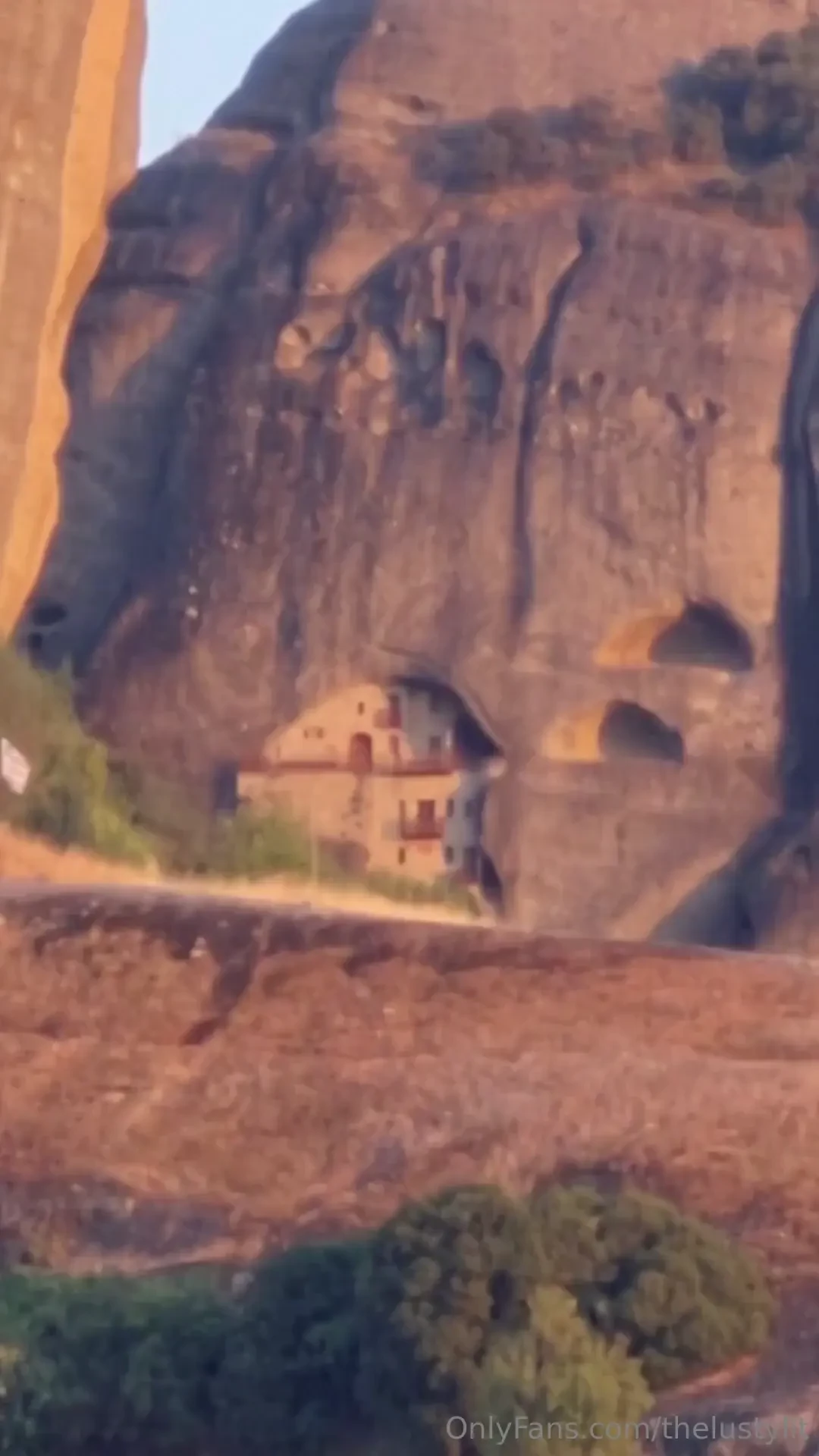 Nell entroterra greco molto bello viaggiare autostrade del tutto vuote 