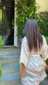 Hey there it s me at your door inviting you to vip ready to come out