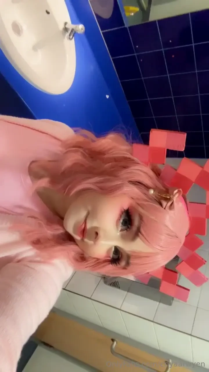 More axolotl selfies just some quick selfies and a video i took of my 