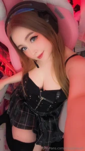 Outfit of the day some pics i took in my new buckle up top and mini