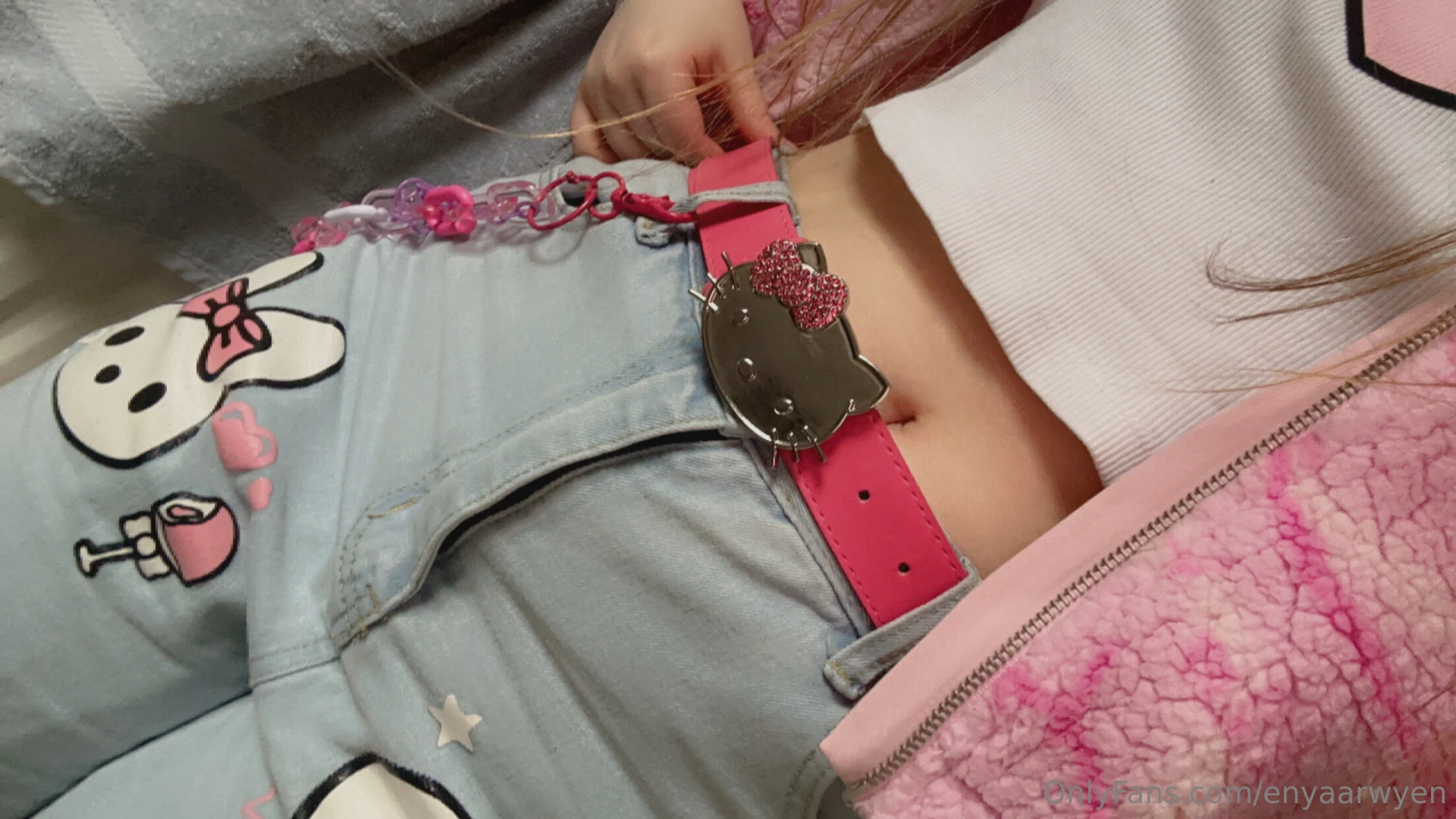 Little close up of my hello kitty belt because i think it s super cute part 1 
