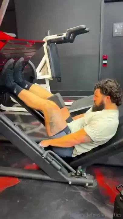 Nothing like a friday leg day focused on the glutes today 5x 25 while 