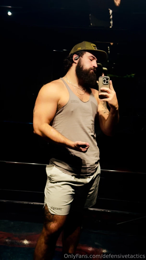 Did you workout today a little chest workout today i m excited my gym 