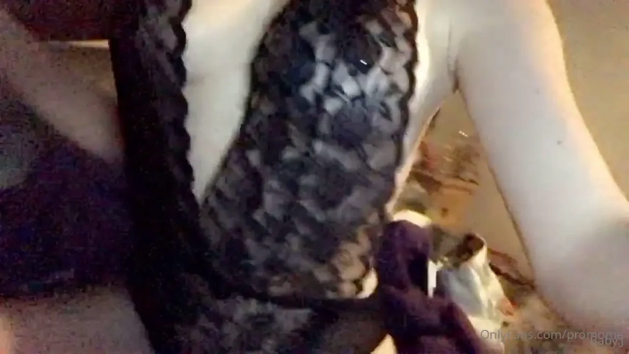 Trying to have some fun i post 4 times a week at 10 am body and feet 