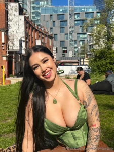 Happy looks good on me part 3