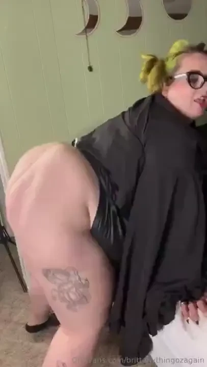 Biggest tipper gets all photos from the set around 37 pics 