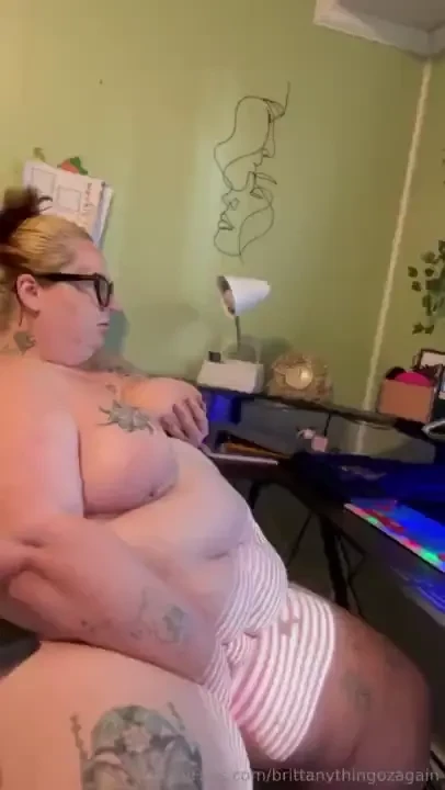 11 minutes and 50 seconds off me masturbating to lesbian porn omg 