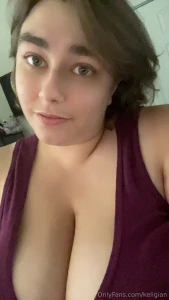 Hey there everybody just a bit of selfie spam from my desk today part 3