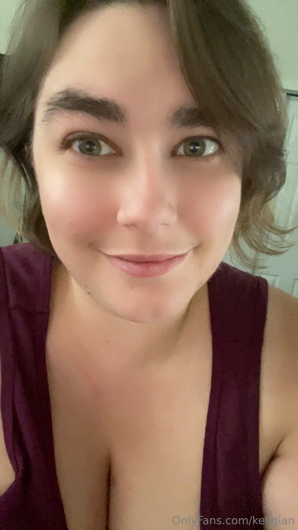 Hey there everybody just a bit of selfie spam from my desk today part 2 