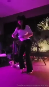 Love to dance n glow the fuk up