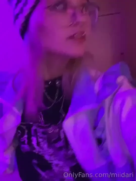 I love this blue sweatshirt and u part 1 