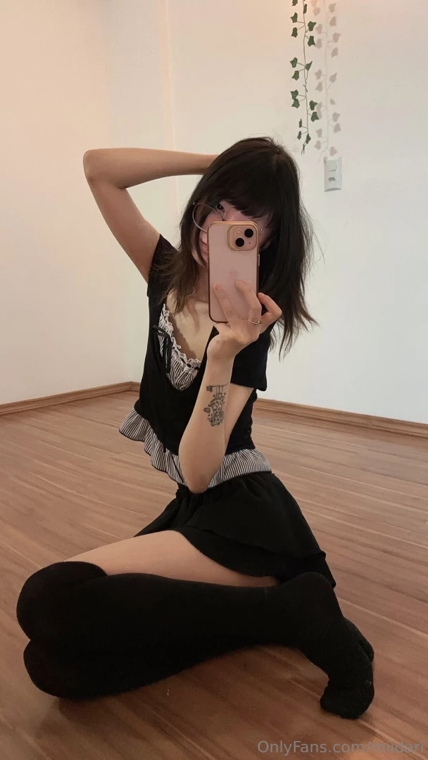 This room is as bare as my kitty 