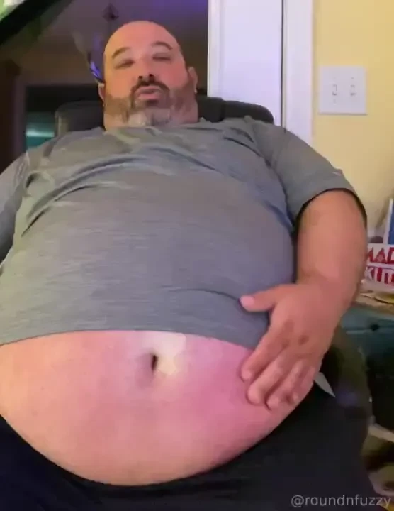 Starting to realize just how very fat i am 