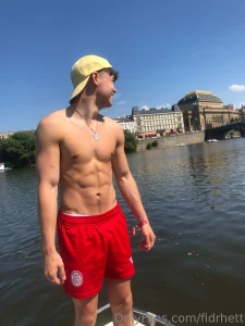 Just made something extra cheeky x https onlyfans com fidtikkers c13