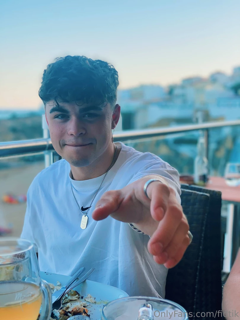 Come here and be my dessert 