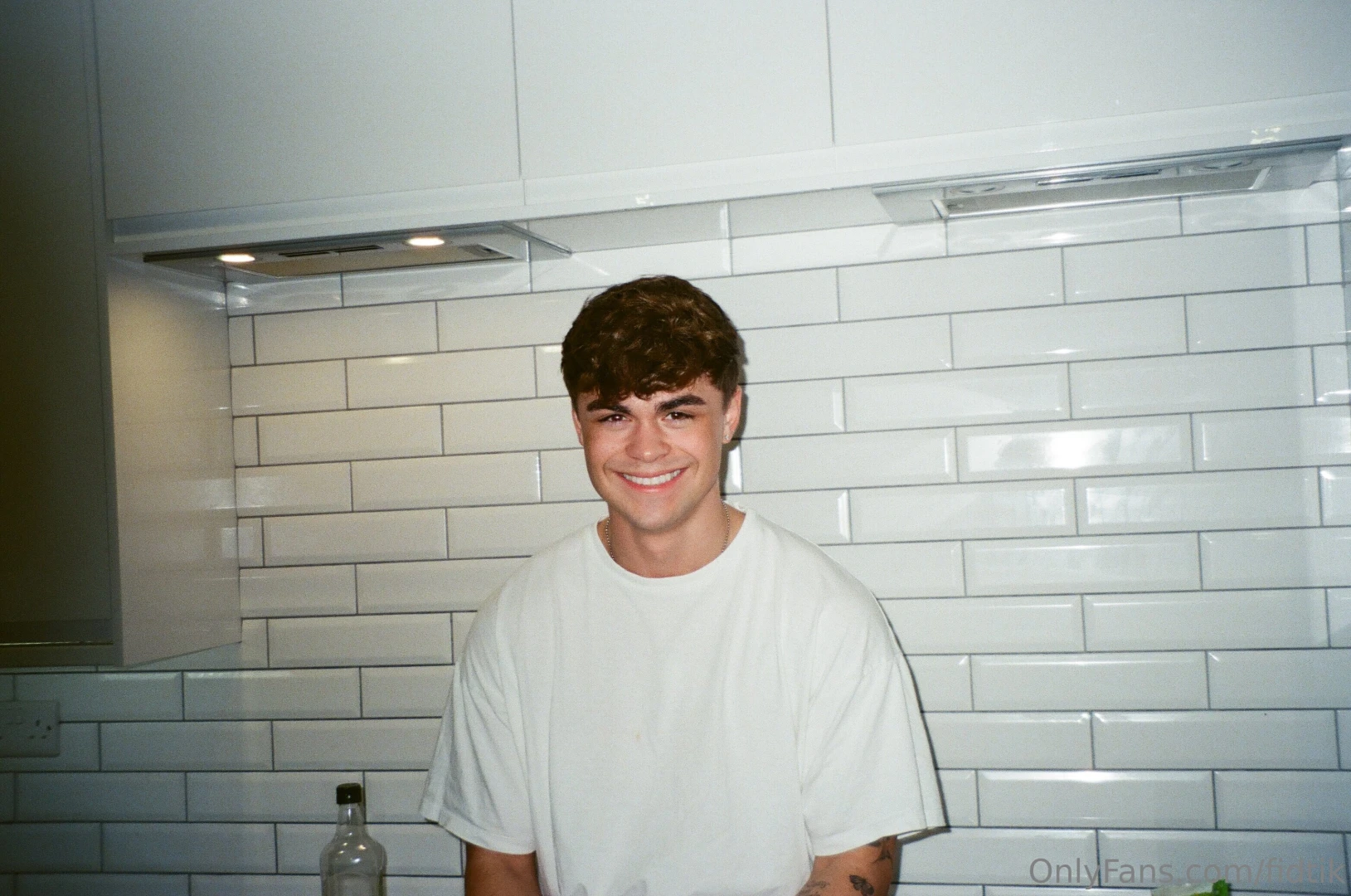 Bored of being hot n single tbh 