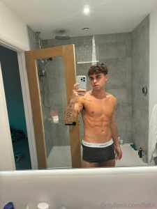 Somewhere between chill and wantin u to notice rn https onlyfans com