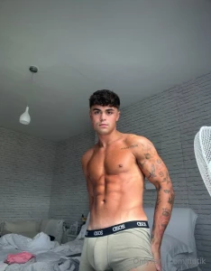 U stay silent but i can tell u feel it too