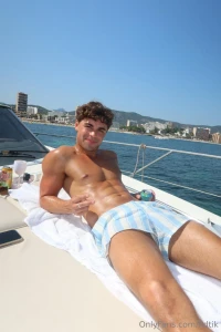 Low key wanna be on ur mind rn https onlyfans com fidtikkers c60