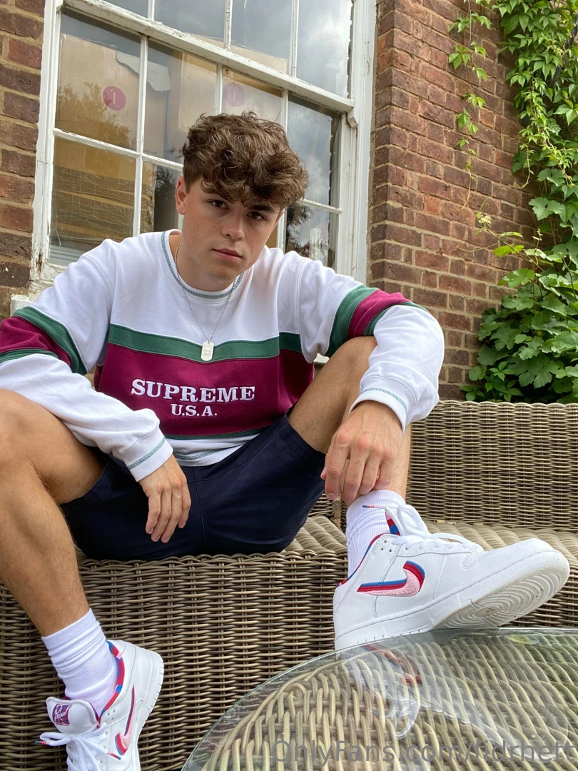 Idk if it s hot in here or just this pic 