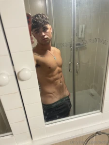 Tell me why it s raining and i m still the hottest thing out here