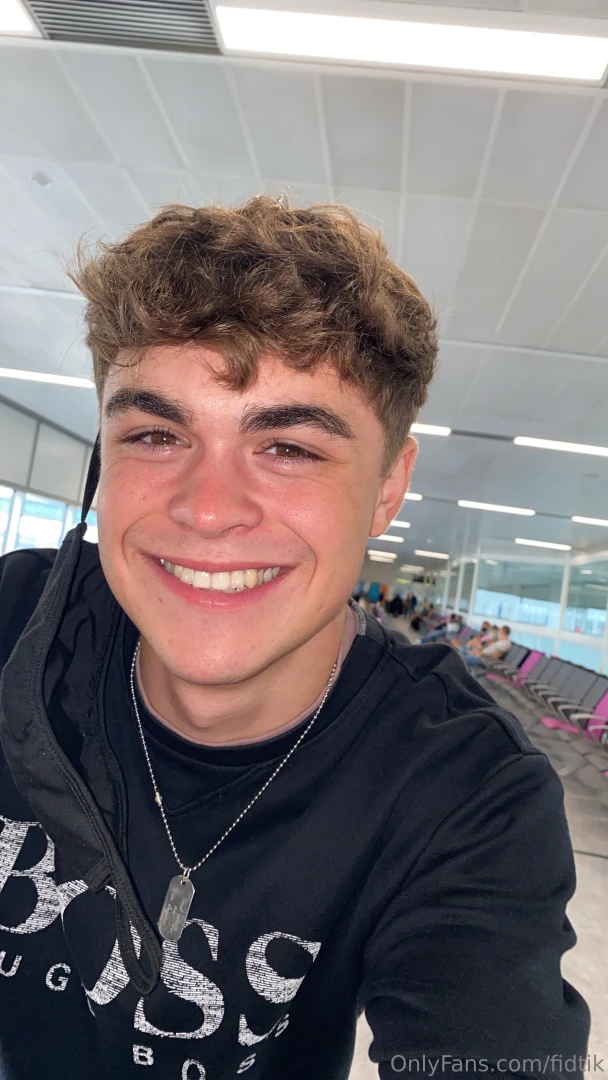 Literally just here waiting for u to notice 